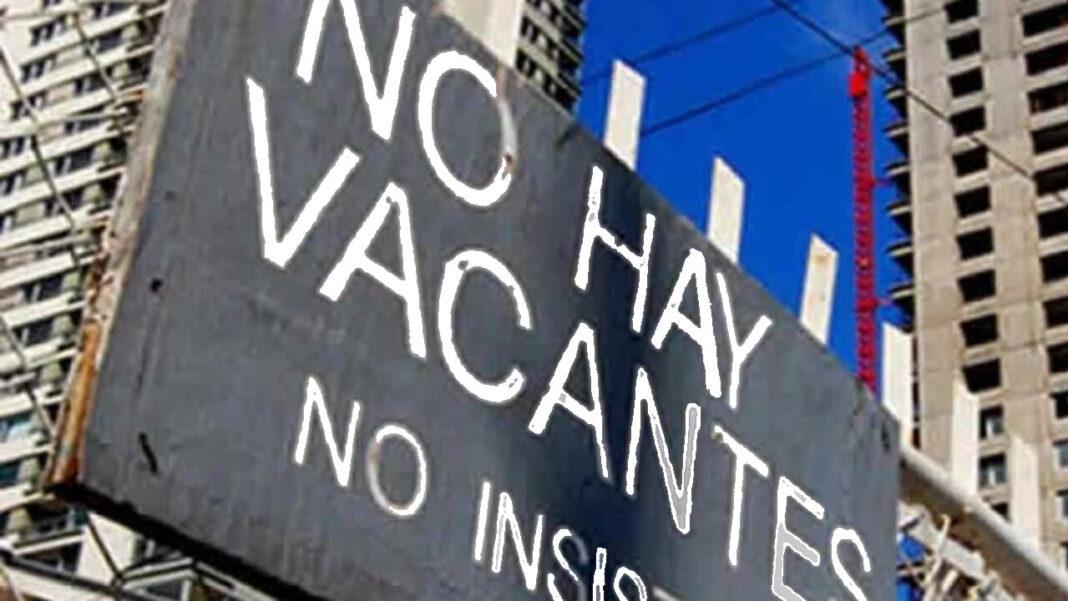 Desempleo Disminuye Porque Aumentan los que Desisten de Buscar Empleo