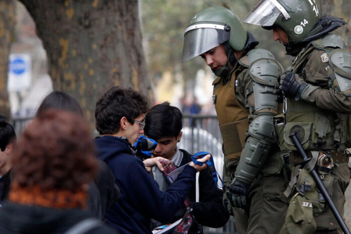 Bancada PC Solicita a la CIDH Suspender Control Preventivo de Identidad a Menores entre 14 y 18 años