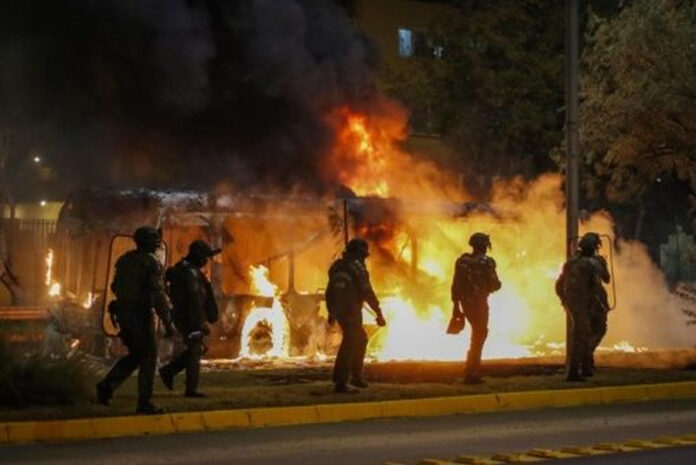 Una Muerte y Centenares de Heridos y Detenidos en Brígida Conmemoración del Joven Combatiente