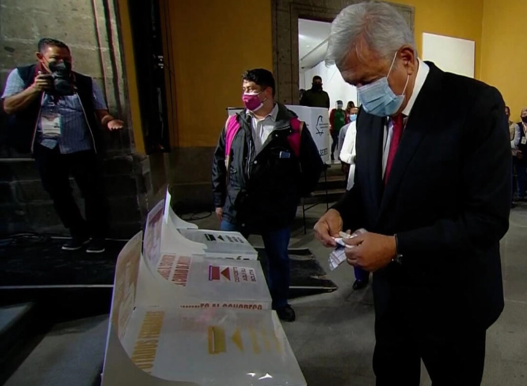 Elecciones en México: Obrador en su Laberinto